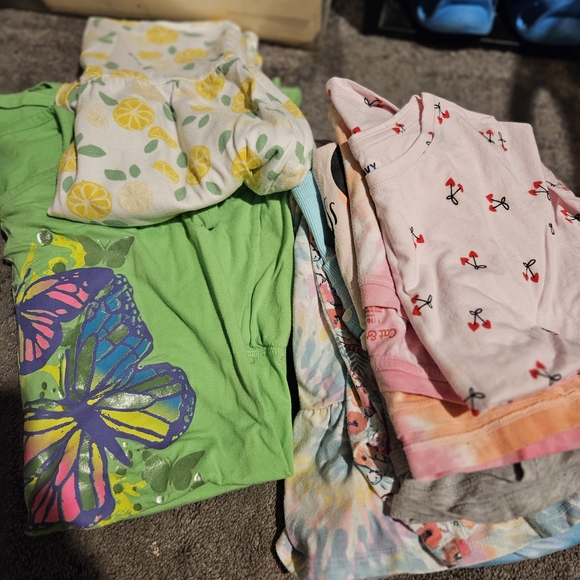 Size 10/12 Bundle - Picture 1 of 7